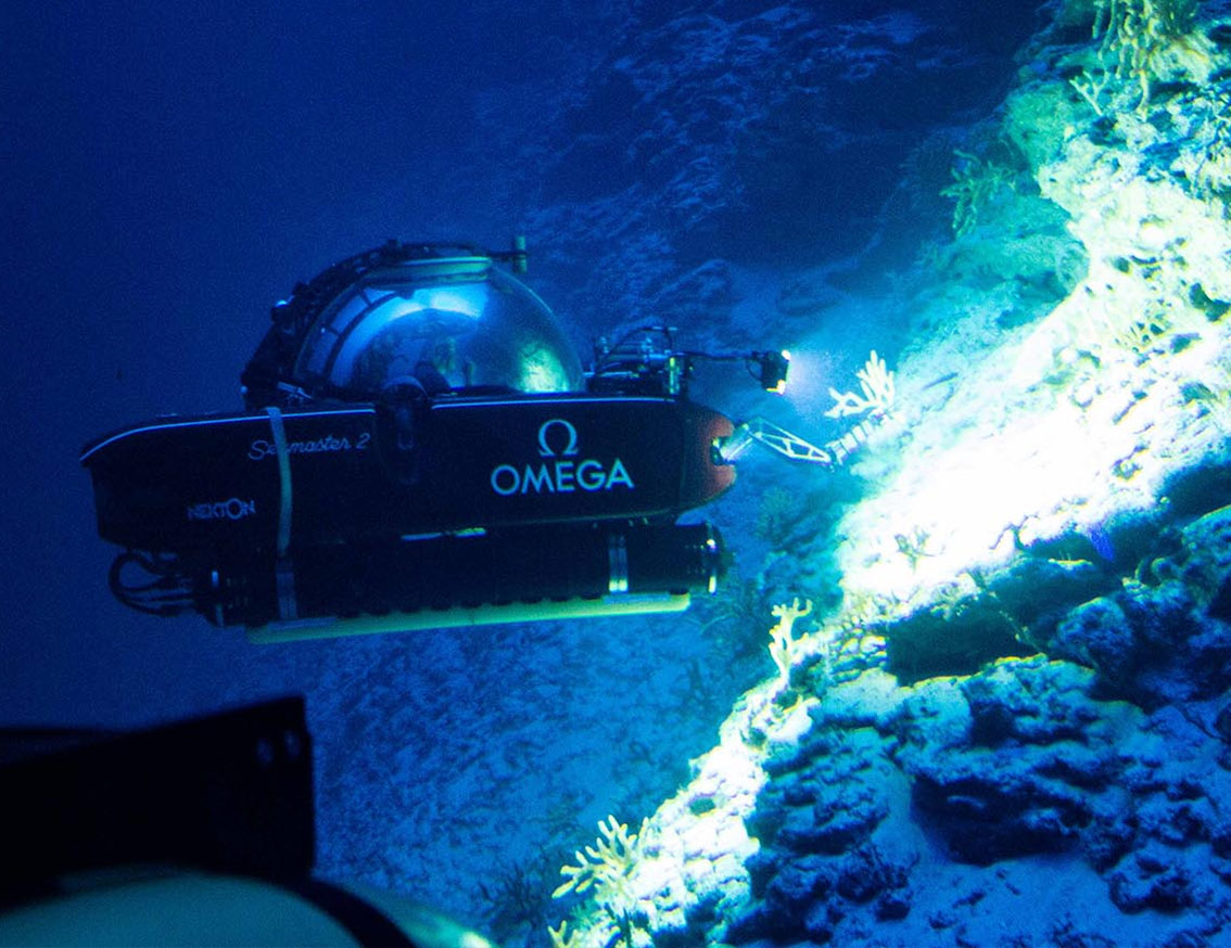 探索深海的“海马2号”（ Seamaster 2）潜水艇。