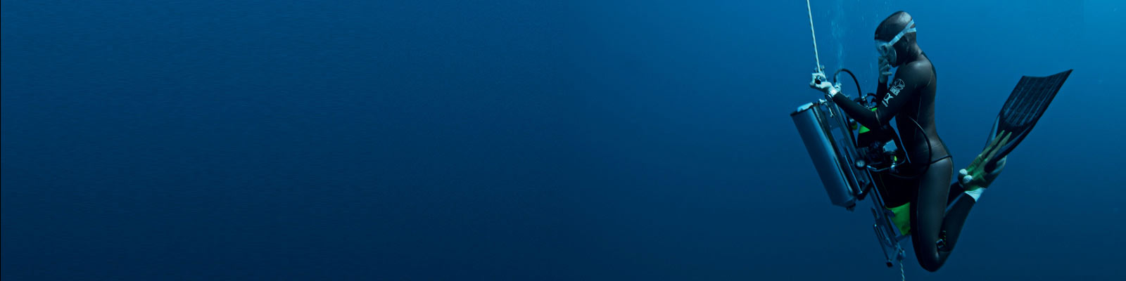 300米潜水表 - 背景