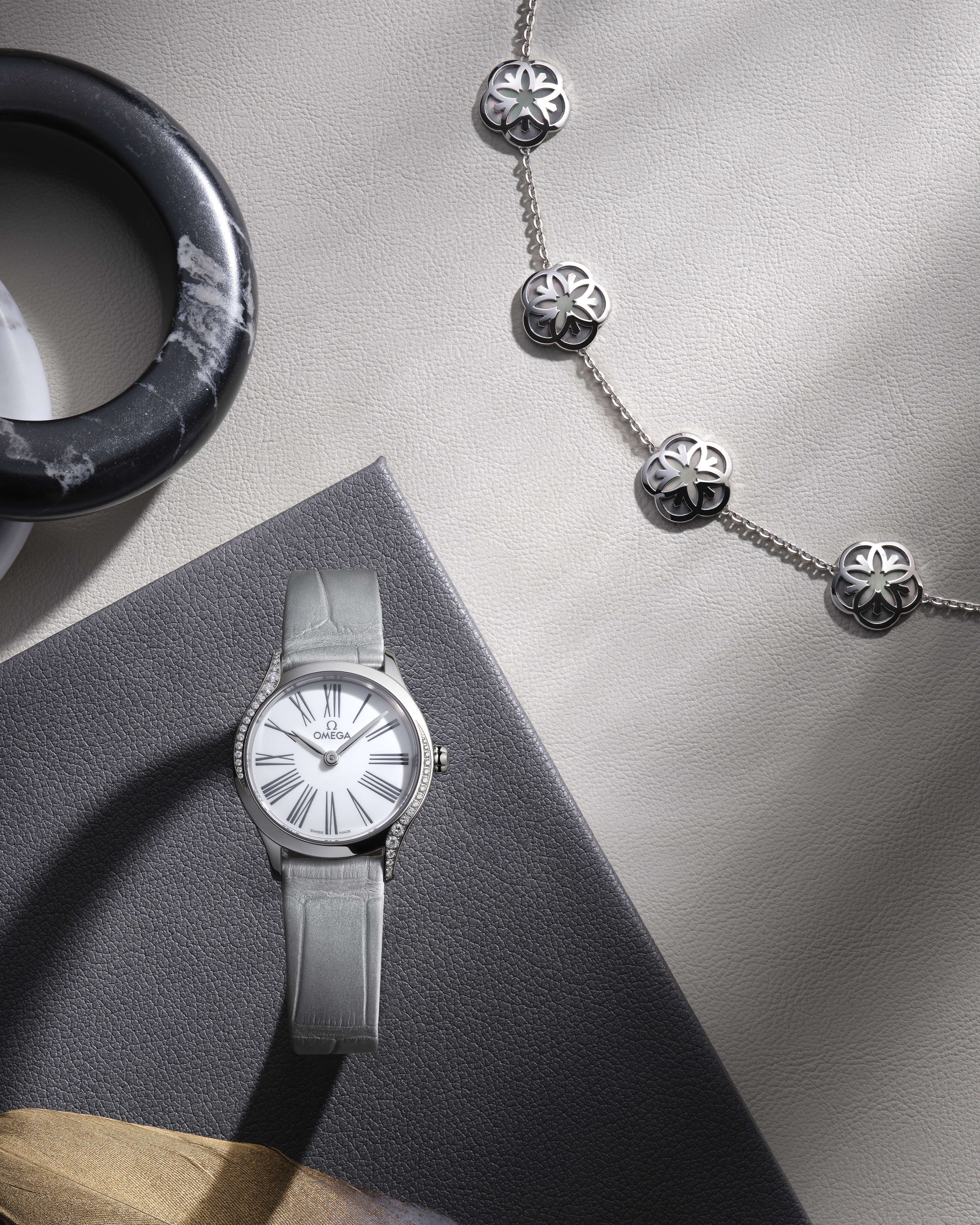 欧米茄FLOWER系列 手链, 白色18k金, 大溪地珍珠母贝 - B603BC0700205 - 影像 2