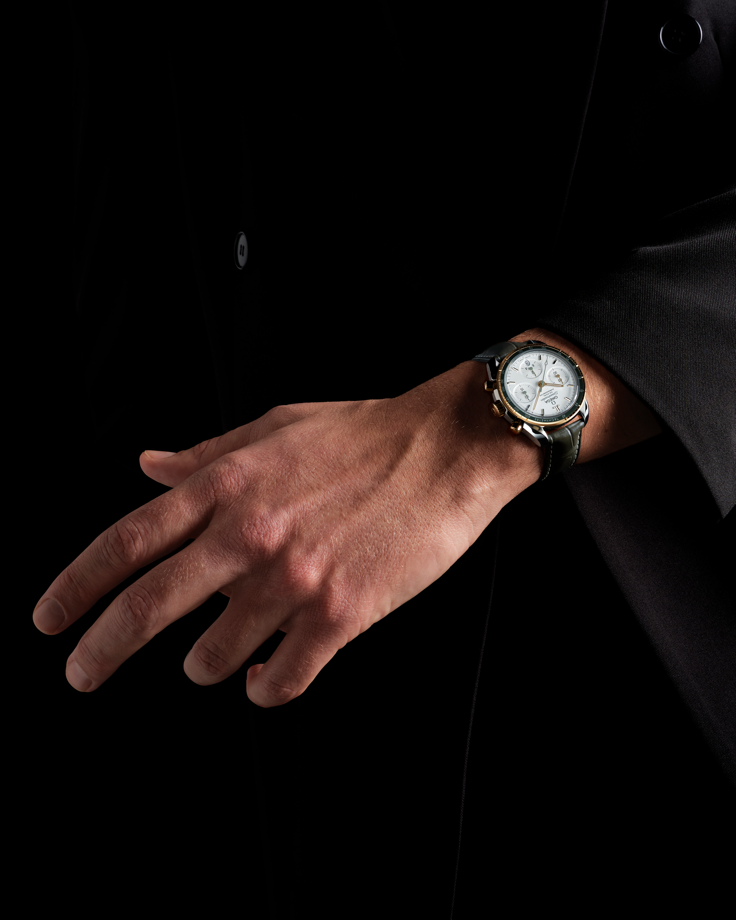 超霸系列 超霸38毫米腕表 38毫米, 精钢-黄色18 k金表壳 搭配 皮表带 - 324.23.38.50.02.001 - 影像 3