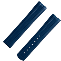 两件式<span class="nowrap">表带</span> - 蓝色橡胶表带，搭配折叠表扣，适用于海马系列300米潜水表 - 032CVZ015753W