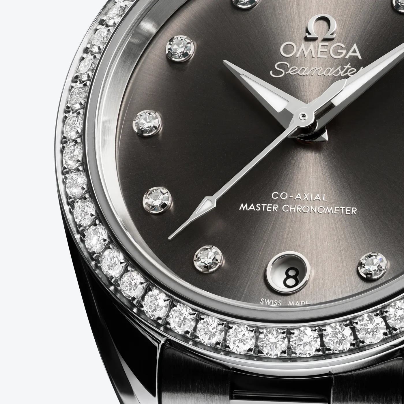 Diamond-Paved Bezel  - 22015302056001