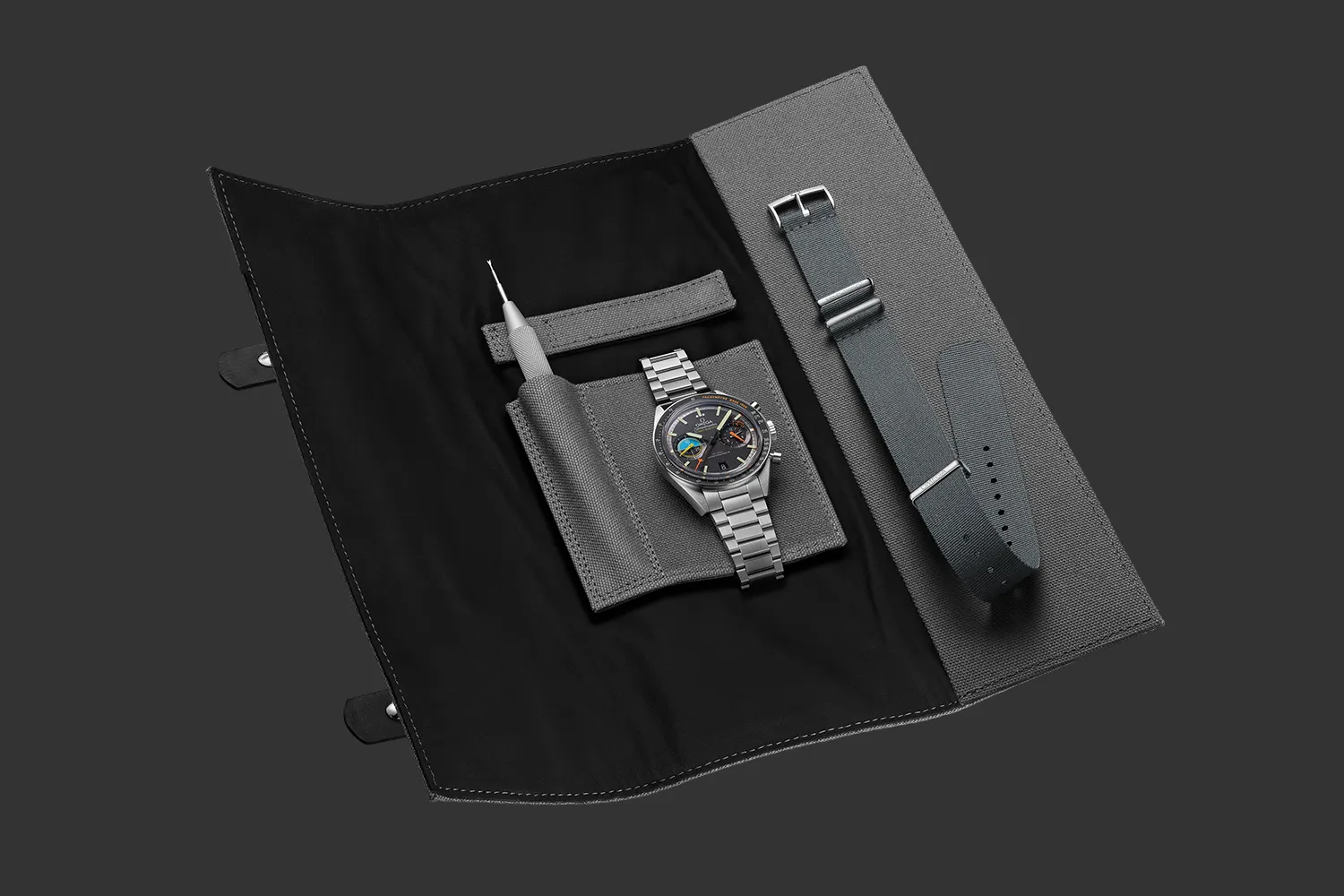 Open watch box with the Speedmaster Pilot