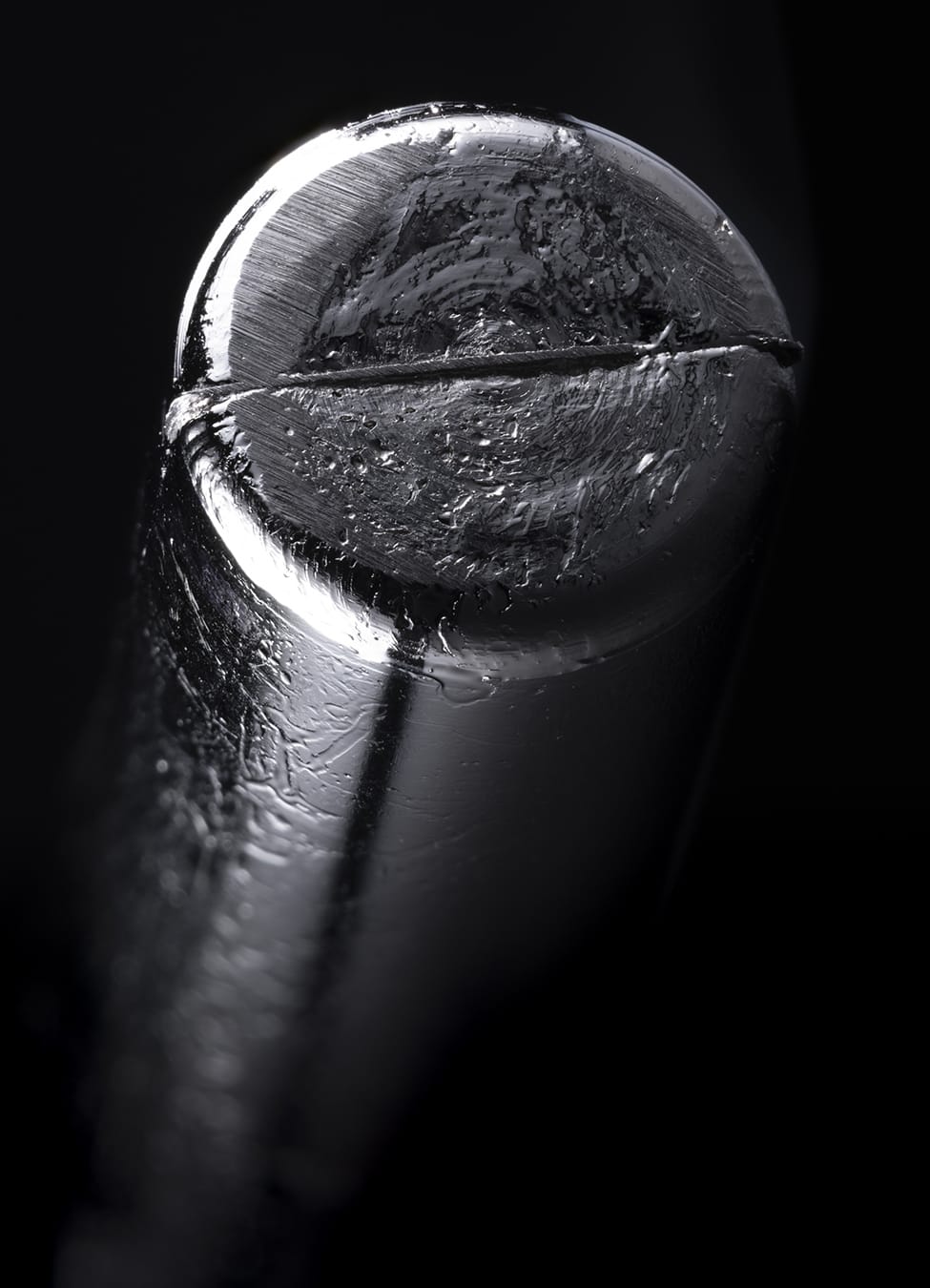 材质 - Liquidmetal